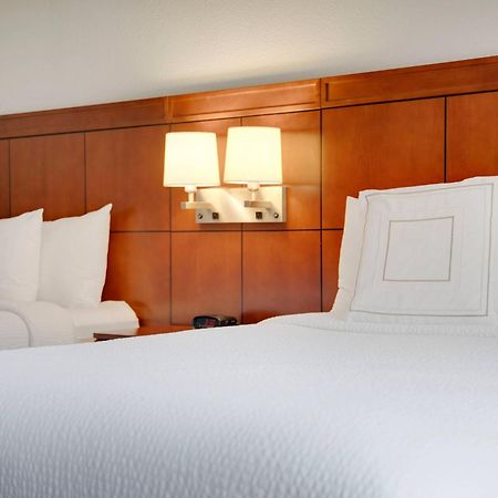 Courtyard By Marriott Atlanta Windy Hill/Ballpark Смирна Экстерьер фото