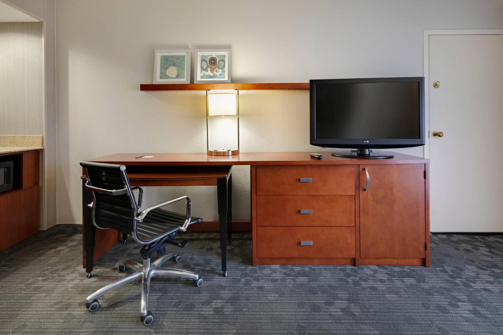 Courtyard By Marriott Atlanta Windy Hill/Ballpark Смирна Экстерьер фото