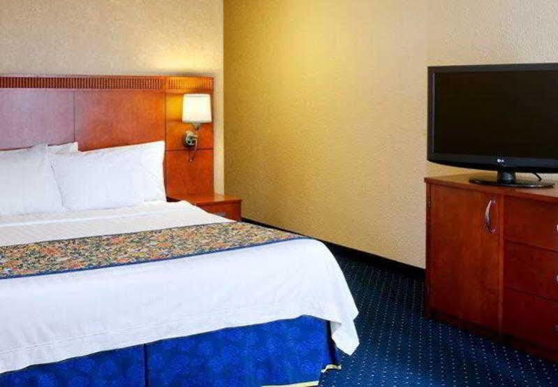 Courtyard By Marriott Atlanta Windy Hill/Ballpark Смирна Экстерьер фото